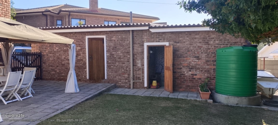 5 Bedroom Property for Sale in Bayview Western Cape